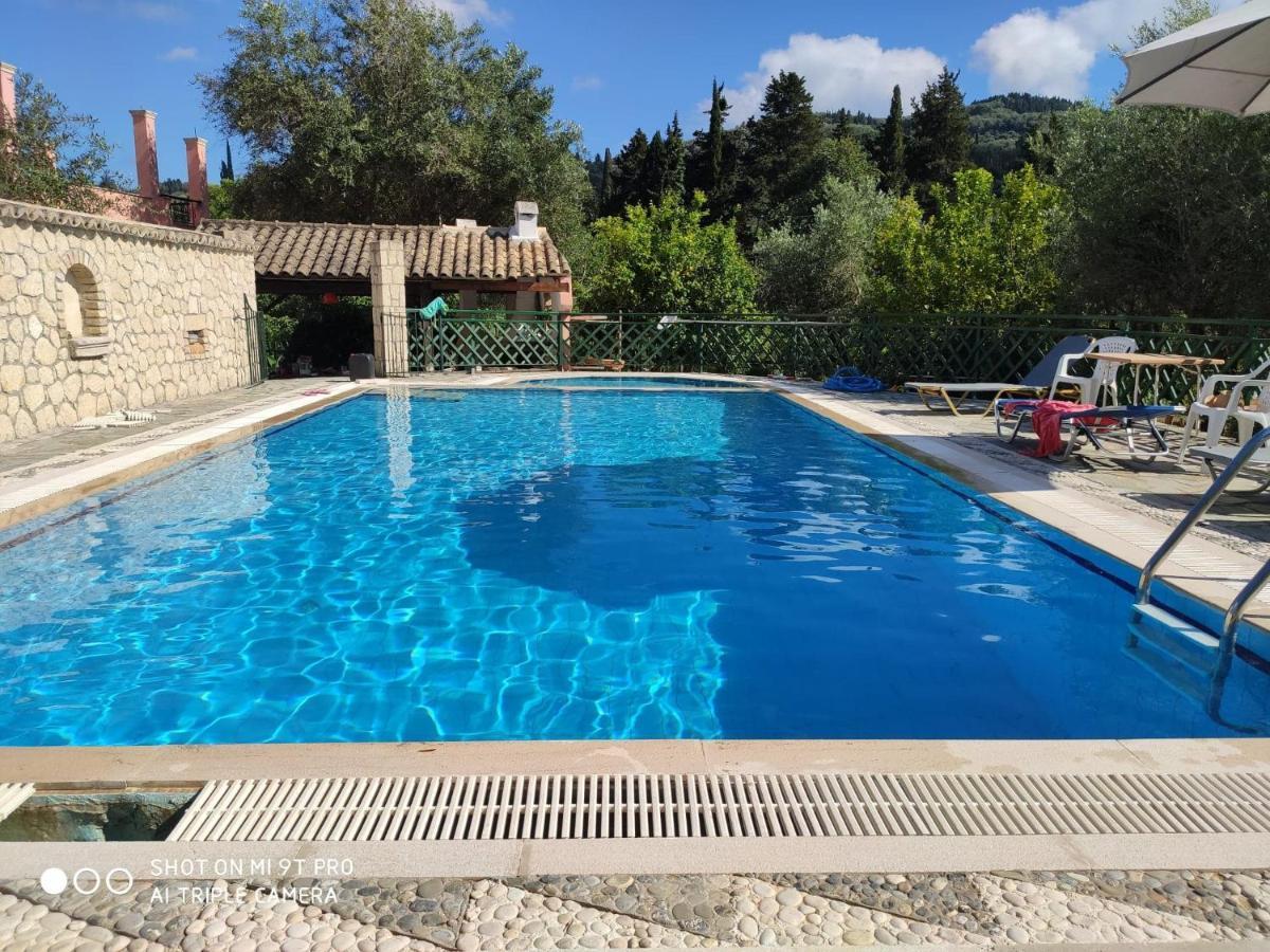 Pool Villa Grigoris Aspiotades Exteriér fotografie